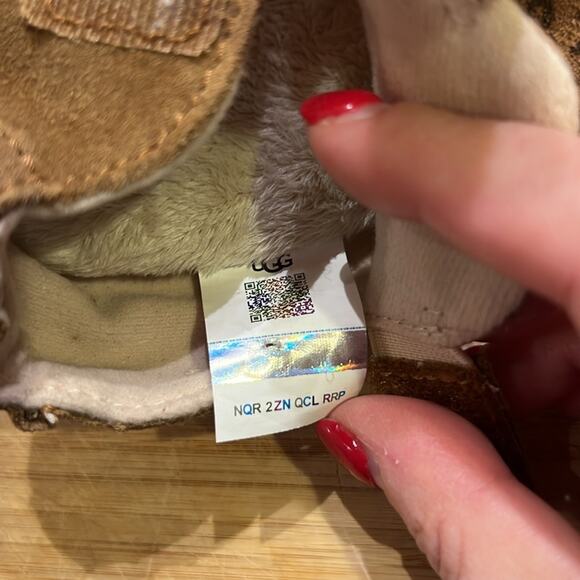 Ugg Roos for Babies - Picture 10 of 13